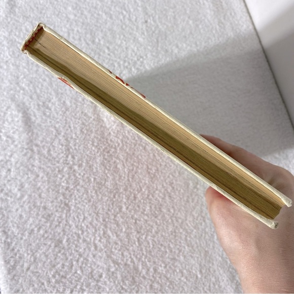 Vintage Favourite Stories Children's Book - Picture 8 of 14